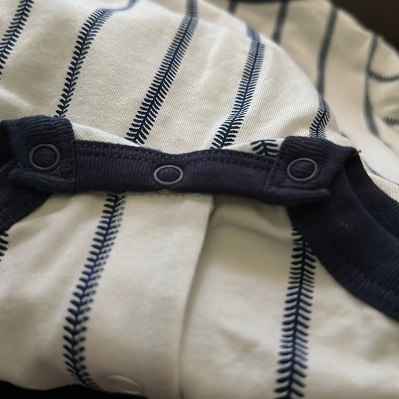 DETROIT Tigers Power Hitter Short Sleeve Jersey Bodysuit Embroidered Emblem NWT - Picture 6 of 7